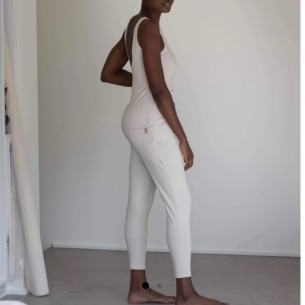 Lunya Restore Pocket Jumpsuit Latte White Tapered Skinny Leg Loungewear Sz XL. - Picture 3 of 12